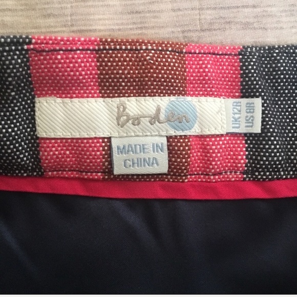 BODEN linen blend single pleat skirt - Picture 3 of 7